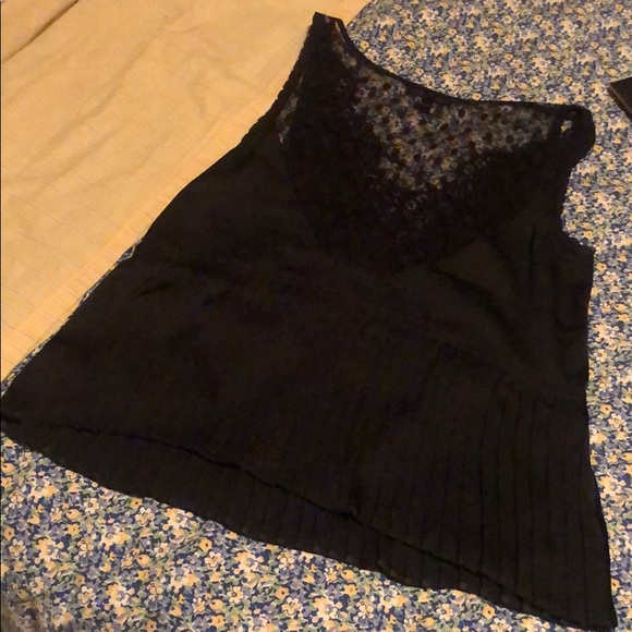 Lace and pleated detail shirt! - Picture 3 of 5